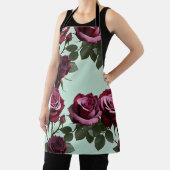 Rich Purple And Deep Red Roses On A Mint Green エプロン (インサイチュ)