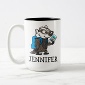 Rickyのアライグマ|のブーマーのアナグマSelfie ツートーンマグカップ (左)