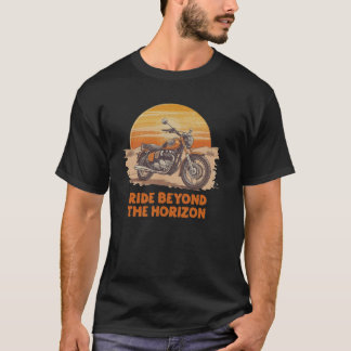 Ride Beyond the Horizon 🏍️ | Vintage Motorcycle  Tシャツ