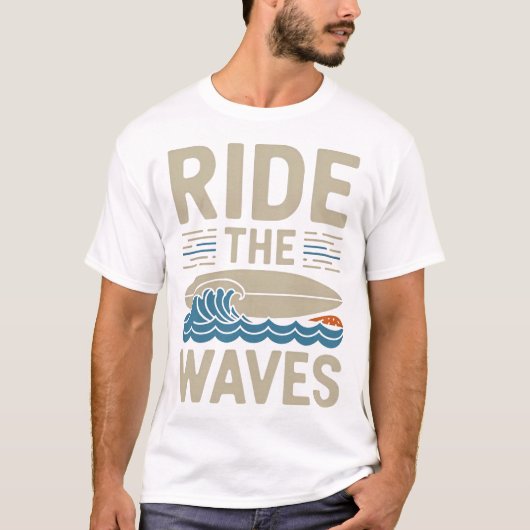 Ride the Waves Retro Surfboard Design Tシャツ (正面)
