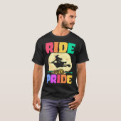 Ride With Pride LGBT Gay Pride Halloween Party Wit Tシャツ (正面フル)