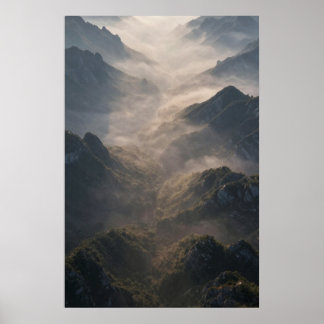 Ridge lines dissolving into morning fog. Soft and ポスター