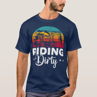 Riding Dirty Garbage Truck Trash Collector Recycli Tシャツ