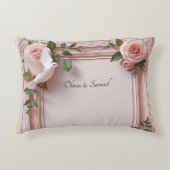 Ring Bearer Pillow With Bride & Groom Names アクセントクッション (正面)