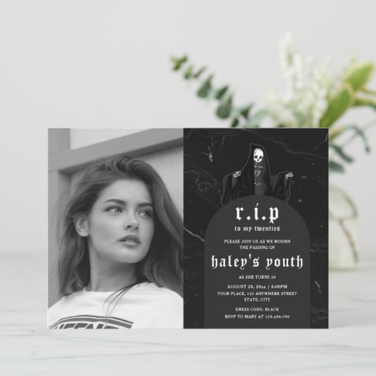 RIP 20代20代おもしろい葬儀30歳の誕生日の写真 招待状 (スタンド正面)