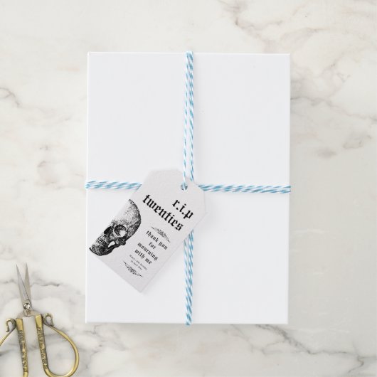 RIP 20年代20代おもしろい葬儀スカル30歳 ギフトタグ (より糸付き)