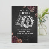 RIP 30sの40th誕生日の死に私のユースフォト 招待状 (スタンド正面)