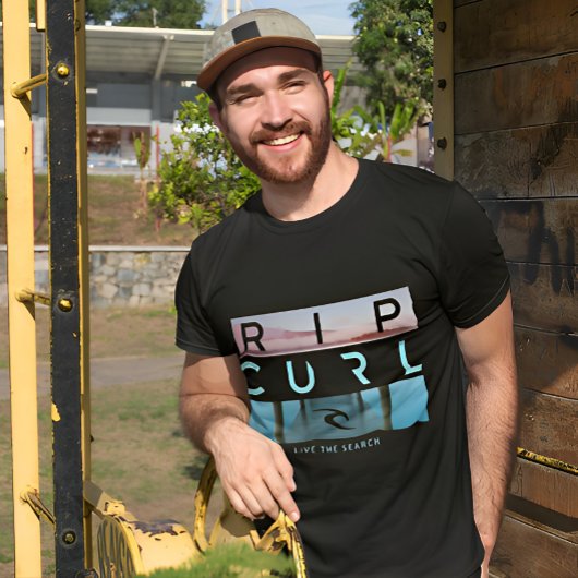Rip Curlが検索を実行する Tシャツ