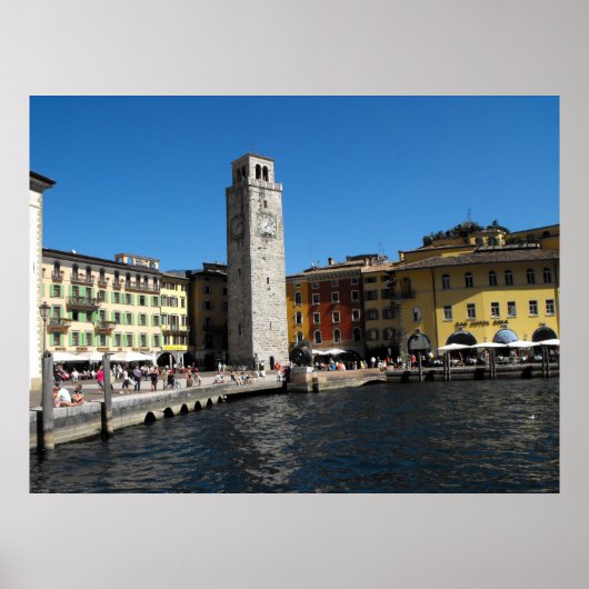 Riva del GardaのApponaleタワーと港。 ポスター (正面)