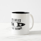 River Miles Are My Therapy Kayaking ツートーンマグカップ (正面右)