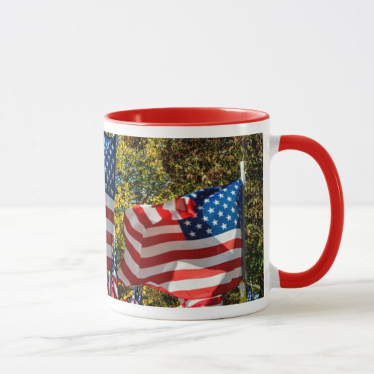 Riverdale、ニューヨーク、米国。 ワインの里 マグカップ (右)