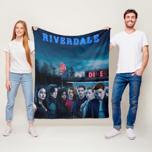 Riverdale Outside Pop's Diner Poster フリースブランケット (インサイチュ)