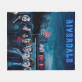 Riverdale Outside Pop's Diner Poster フリースブランケット (正面(横))