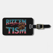 Rizz Em With The Tism Meme 自閉症 楽しい アライグマ ラゲッジタグ (正面横)