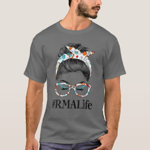 RMAライフMessy Hair Woman Bun Healthcare Worker Tシャツ