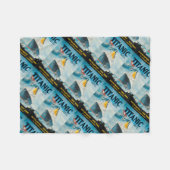 RMSタイタニックヴィンテージポスターアート フリースブランケット (正面(横))