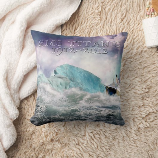 RMSタイタニック絵画と氷山の枕 クッション (ブランケット)