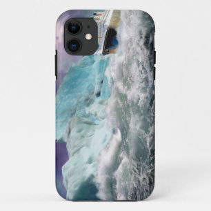 RMSタイタニック絵画と氷山 iPhone 11 ケース