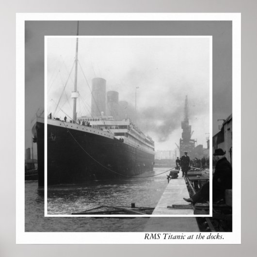 RMS Titanic before departure ポスター (正面)