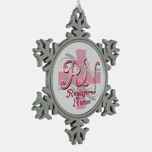 RNの公認看護師、ピンクの十字の渦巻 スノーフレークピューターオーナメント (左)