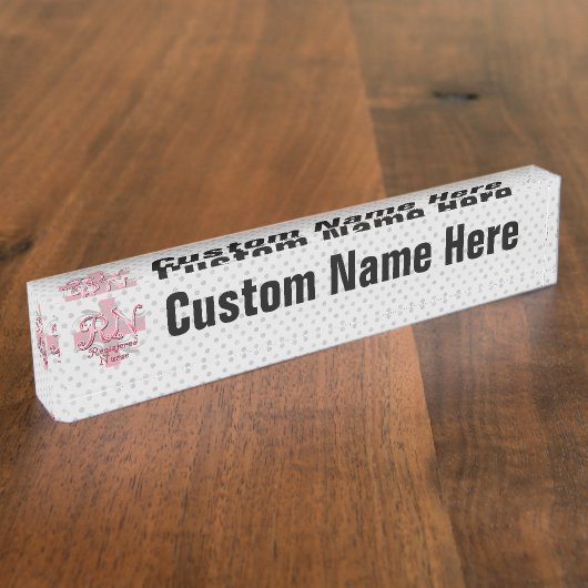 RNの公認看護師、ピンクの十字の渦巻 デスクネームプレート (側面)