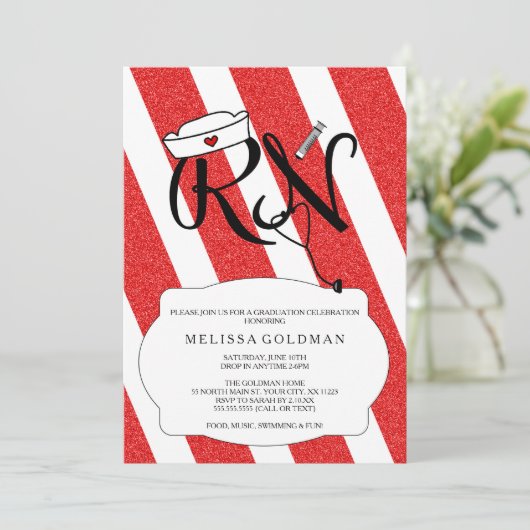 RNナース卒業招待状おもしろいレッドグリッターデザイン 招待状 (スタンド正面)