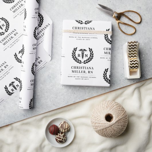 RNパーソナライズされた看護学校卒業エレガント ラッピングペーパー (クラフト)