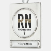 RN登パーソナライズされた録ナース卒業祝い シルバープレートバナーオーナメント (左)