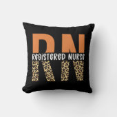 RN登録ナースレオパードタイポグラフィ クッション (正面)