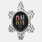 RN登録パーソナライズされたナース卒業 スノーフレークピューターオーナメント (右)