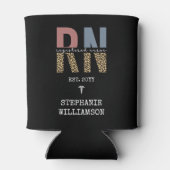 RN登録パーソナライズされたナース卒業 缶クーラー (裏面)