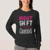 RN CNA Nurse Appreciation Night Shift Queeen Nursi Tシャツ (正面)