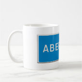 Road sign Aberdeen コーヒーマグカップ (左)