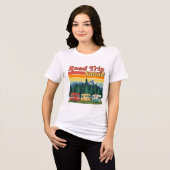 Road Trip Squad Vintage Camper Adventure Design トライブレンドＴシャツ (正面全面)