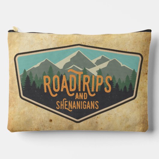Road Trips & Shenanigans Outdoor Patch Zipper Bag アクセサリーポーチ (正面)