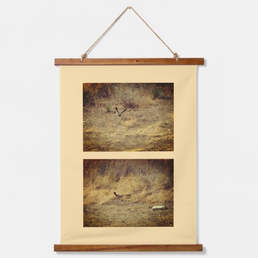 Roadrunner Wood Topped Tapestry 吊り下げ型タペストリー (正面)