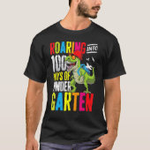 Roaring Into 100 Days Kindergarten  Rex Dinosaur B Tシャツ (正面)