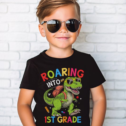 Roaring into 1st Grade Dinosaur – Back to School Tシャツ