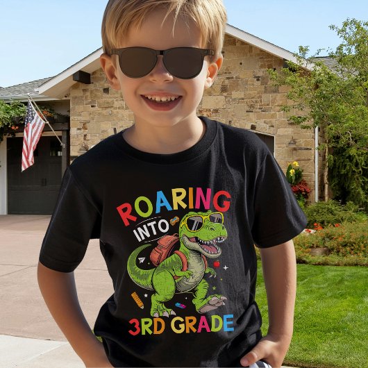 Roaring into 3rd Grade Dinosaur – Fun Back School Tシャツ