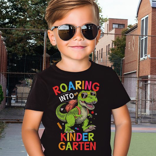Roaring into Kindergarten Dinosaur – School Tシャツ