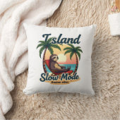 Roatan Sloth Vintage Island Relax Graphic 2 クッション (ブランケット)