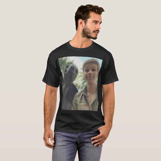 Robert Irwin withurtle boy Tシャツ (正面フル)