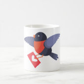 Robin Bird Flying with Red Heart Love Letter コーヒーマグカップ (中央)