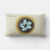 Robin Eggs in Nest装飾用クッション:クリーム ランバークッション (裏面)