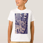 Robots playing chess kids t-shirt tシャツ (正面)