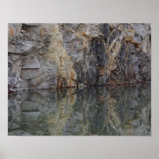Rock Cliff Wall Reflections In Pond 2 Nature ポスター (正面)