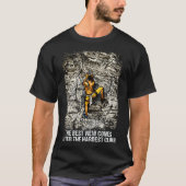 Rock Climbing Reaching For The Mountain Summit Tシャツ (正面)