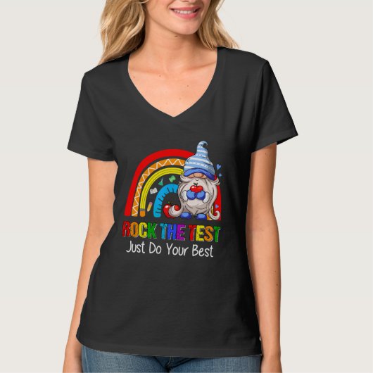 Rock The Test  Teacher Testing Day Rainbow Gnomes Tシャツ (正面)