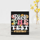 Rock The Test Testing Day Groovy Motivational Teac カード (黄色い花)