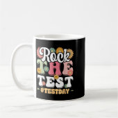Rock The Test Testing Day Groovy Motivational Teac コーヒーマグカップ (左)